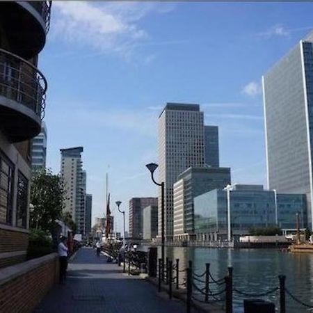لندن Apartment Wharf - Meridian Place المظهر الخارجي الصورة